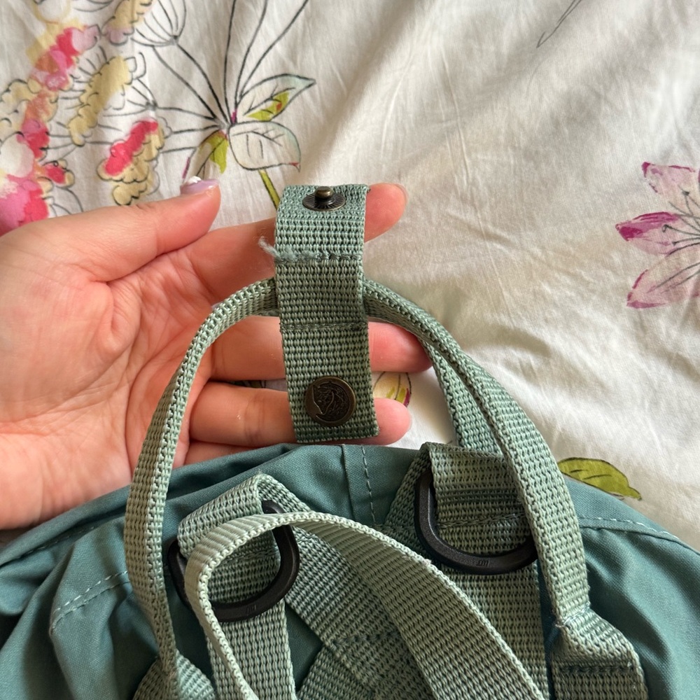 Kånken Mini 664 Frost Green - Picture 3 of 12